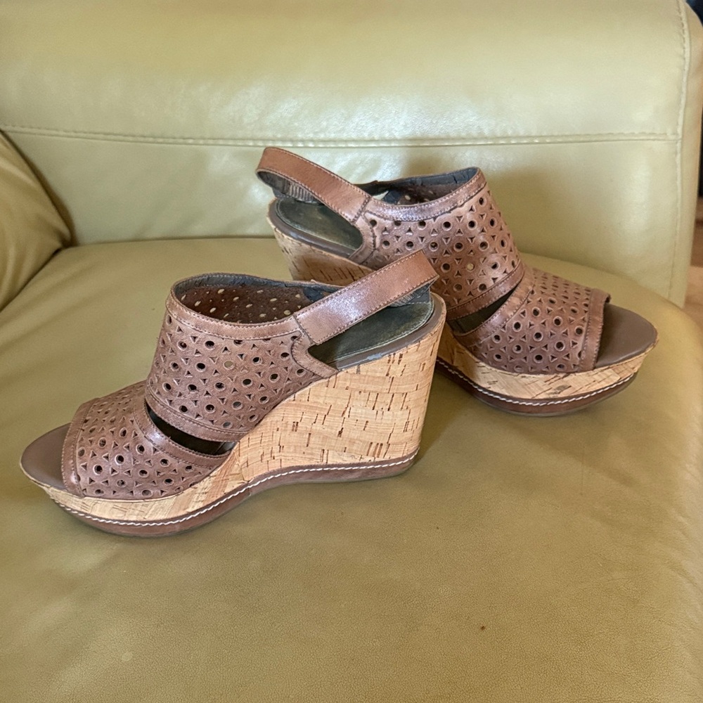 Super Cute Retro Cork Wedges
